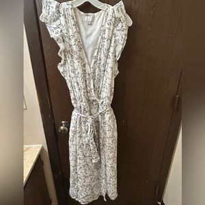 White and black long dress with pockets